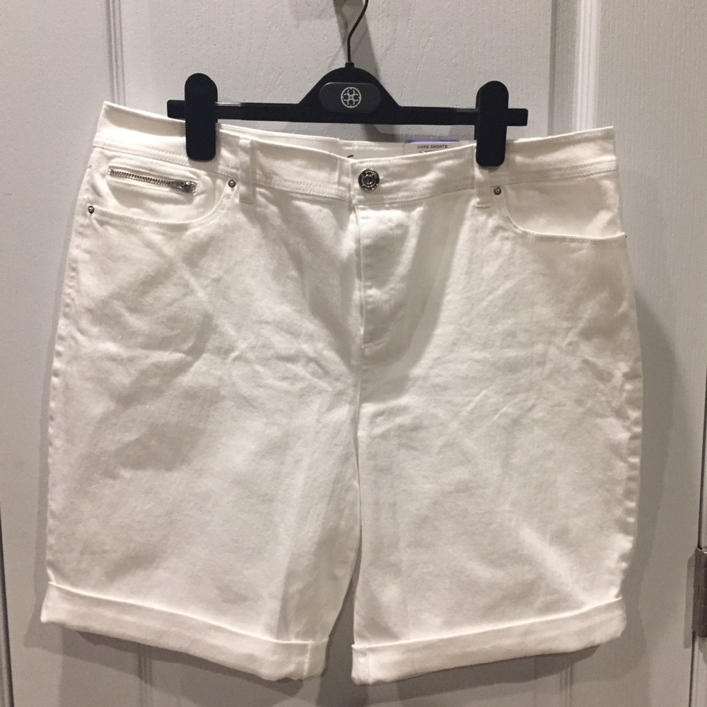 Plus size white shorts! - Picture 1 of 6